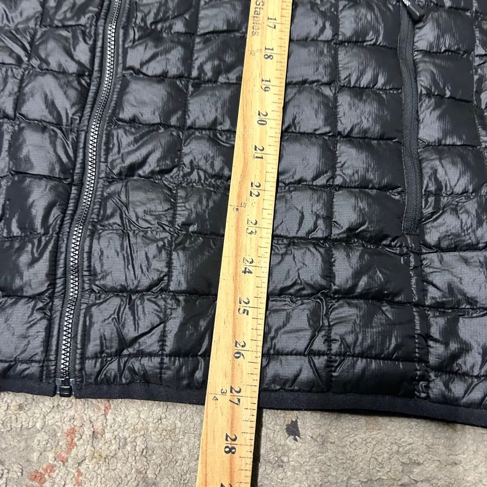 The North Face ThermoBall Eco Vest Men XL Black Quilted Puffer Lightweight B30